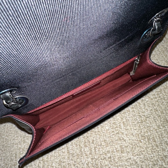 Chanel Classic Quilted Black and Beige Lambskin Leather Crossbody Shoulder Bag - Picture 7 of 13